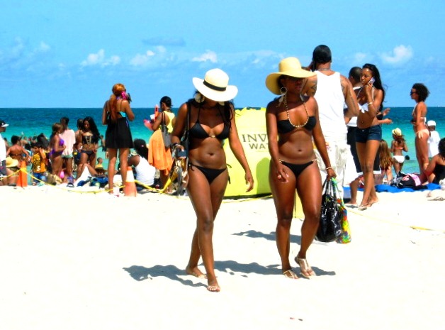 Lovely Cuties Show Off Sexy Black Bikinis on the Beach - Copyright © 2012 JiMmY RocKeR PhoToGRaPhY