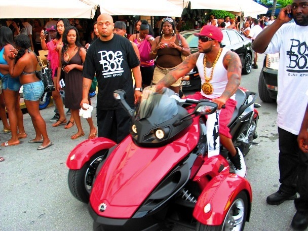 Miami Rapper with Bodyguards - © 2oo9 JiMmY RocKeR PhoToGRaPhY