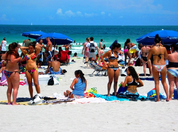 Sexy Latina Bikini Beach Girls - © 2009 Jimmy Rocker Photography